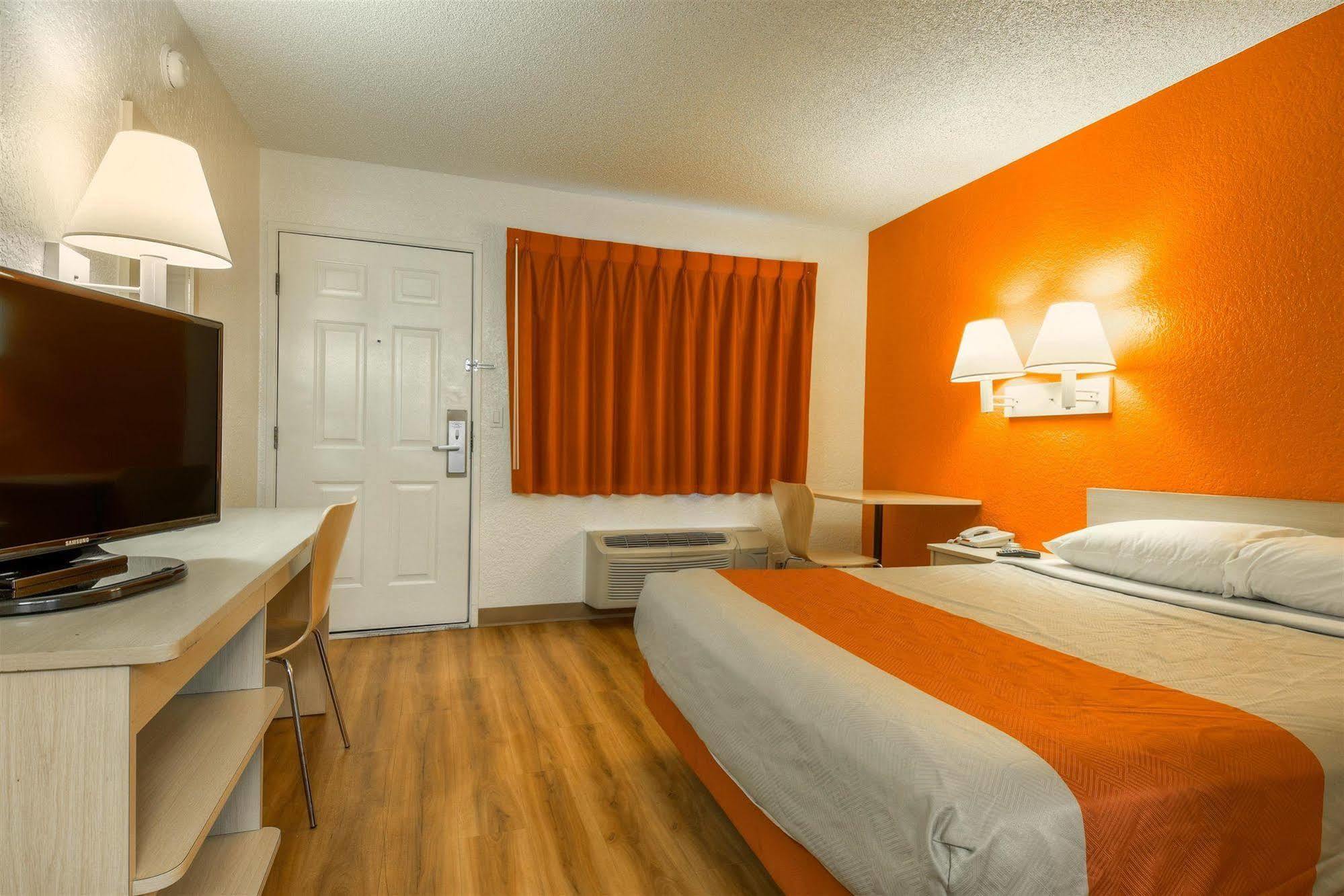 Motel 6-Norwalk, Ca - Los Angeles ภายนอก รูปภาพ