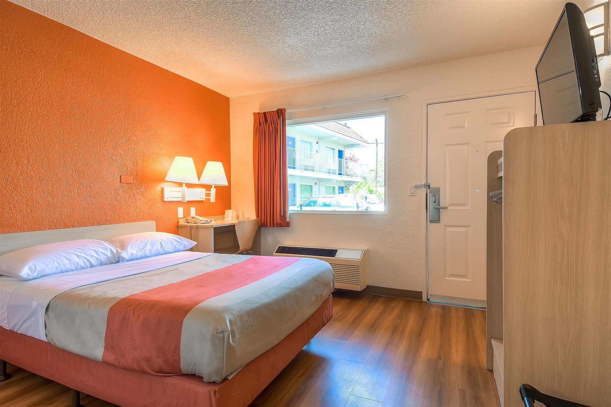 Motel 6-Norwalk, Ca - Los Angeles ภายนอก รูปภาพ