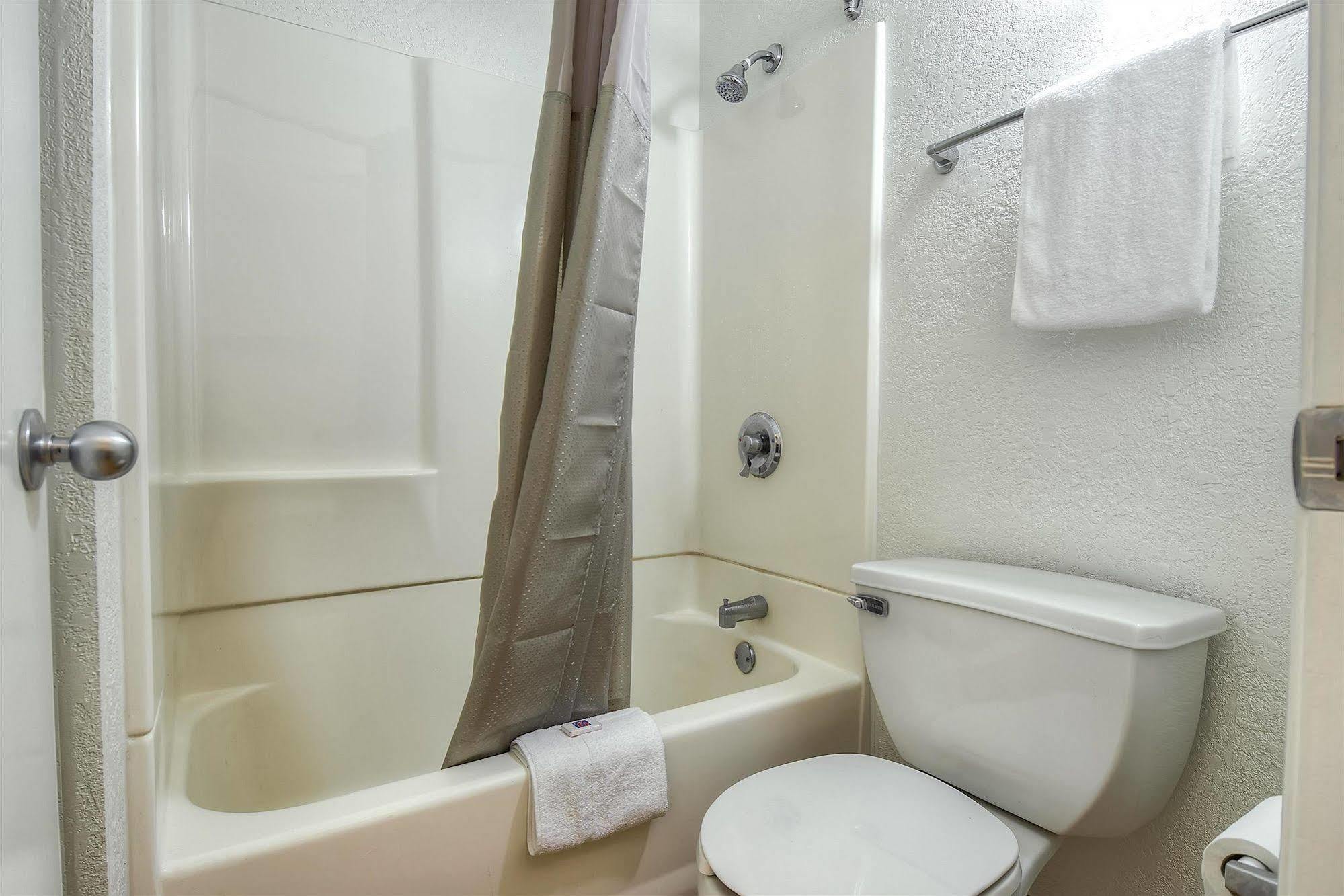 Motel 6-Norwalk, Ca - Los Angeles ภายนอก รูปภาพ